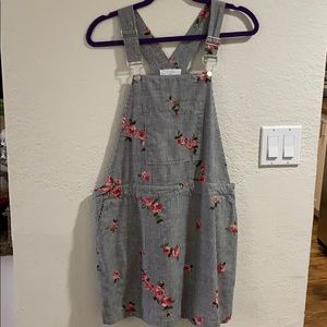Eloide floral overalls with a skirt size XL. EUC